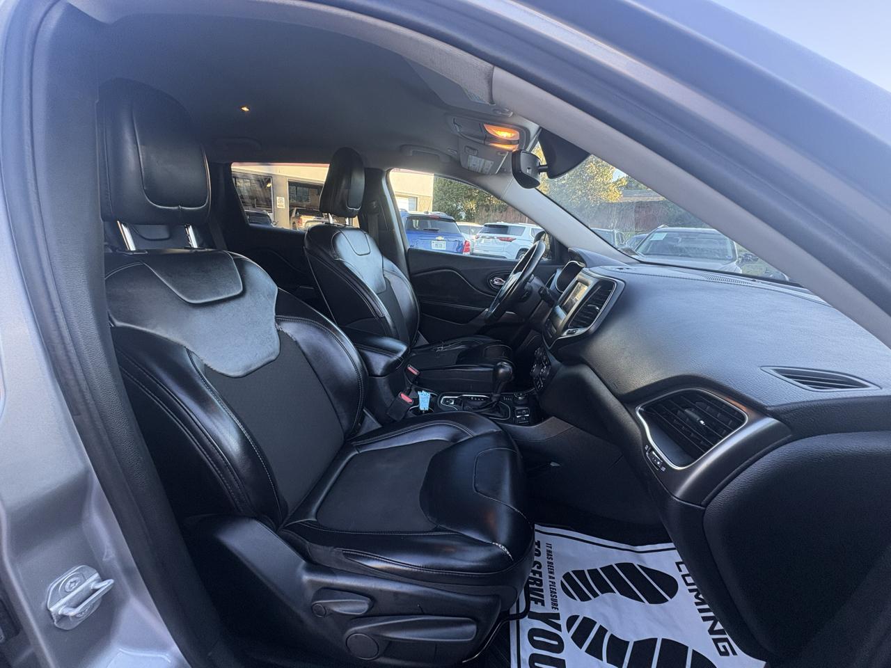Jeep Cherokee Latitude Plus 4WD 2019