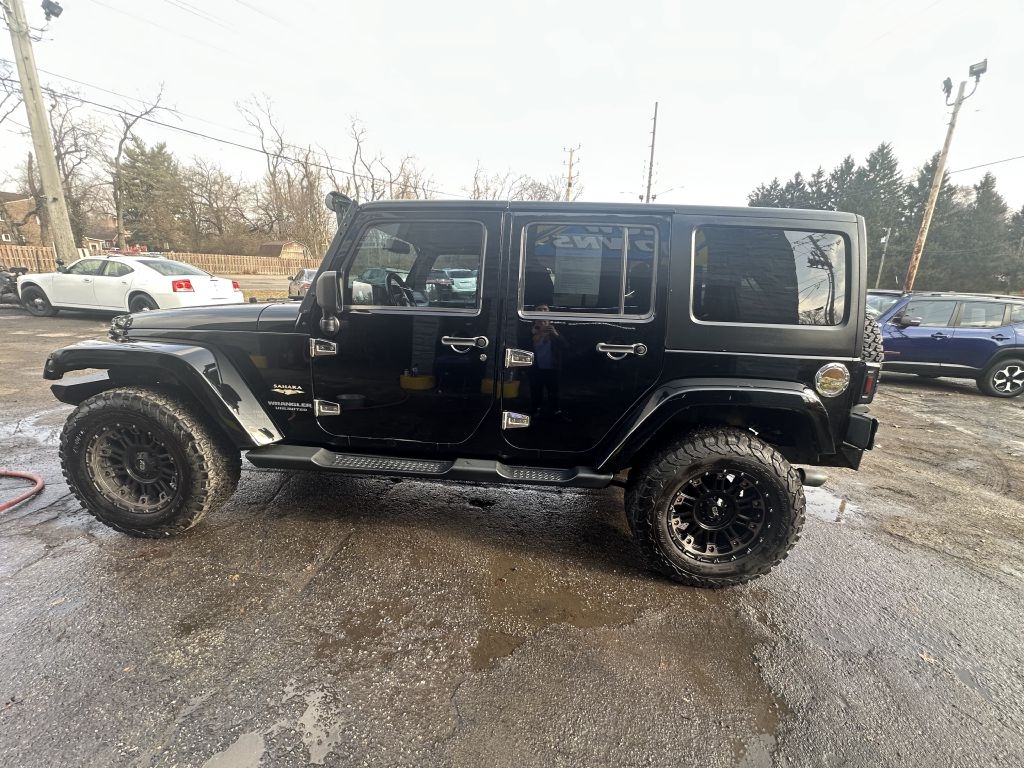 Jeep Wrangler Unlimited Sahara 4WD 2013