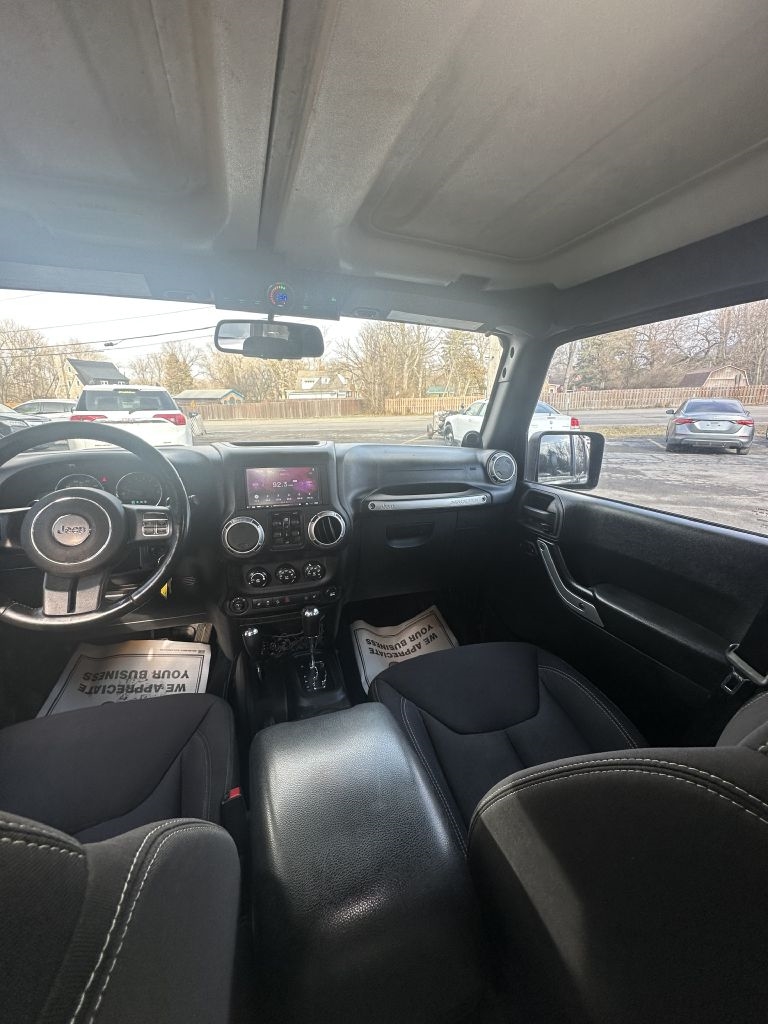 Jeep Wrangler Unlimited Sahara 4WD 2013