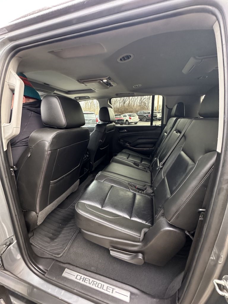 Chevrolet Suburban LT 4WD 2019