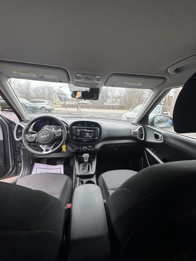 Kia Soul LX CVT 2024