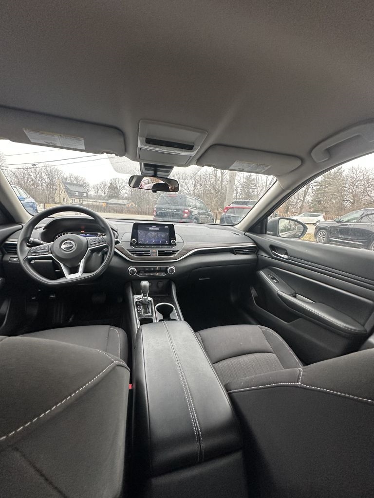 Nissan Altima 2.5 SV 2024