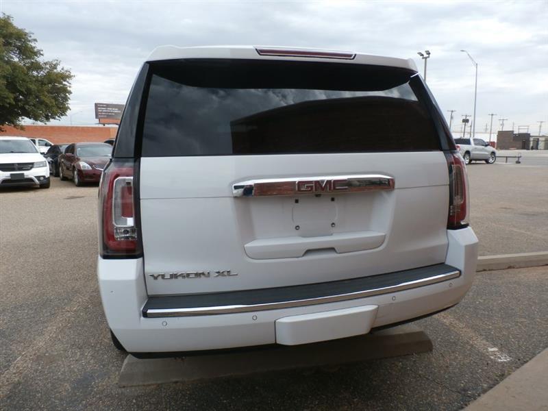 GMC Yukon Denali XL 4WD 2015 GMC Yukon Denali XL 4WD 2015