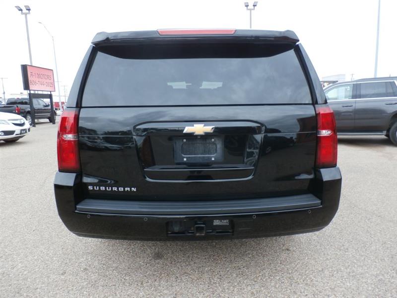 Chevrolet Suburban LT 2WD 2017 Chevrolet Suburban LT 2WD 2017