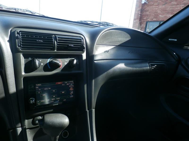 Ford Mustang GT Deluxe Convertible 2002