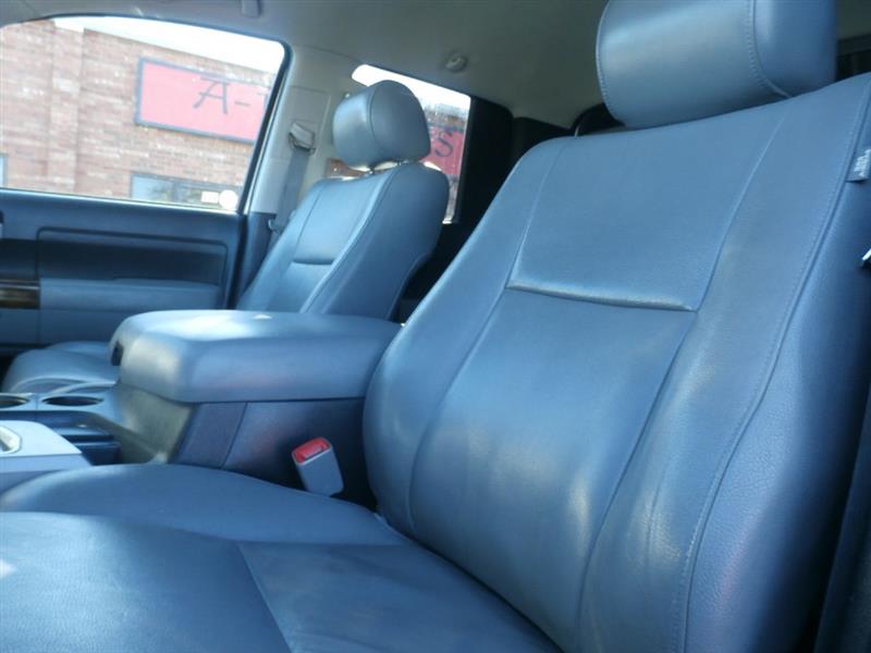 Toyota Tundra Limited 5.7L Double Cab 4WD 2010