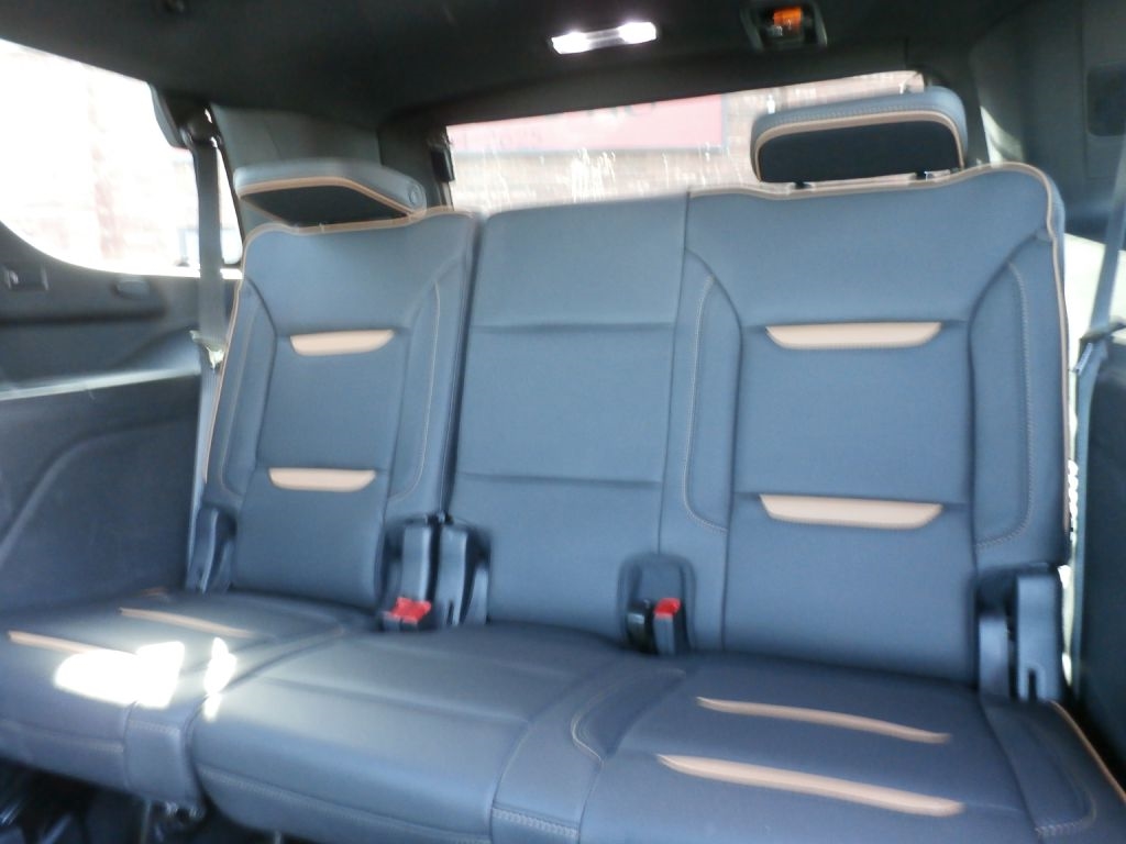 GMC Yukon Denali 4WD 2024