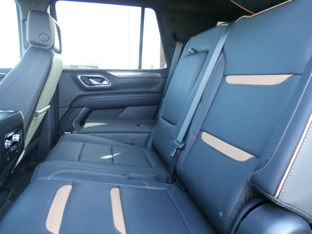 GMC Yukon Denali 4WD 2024