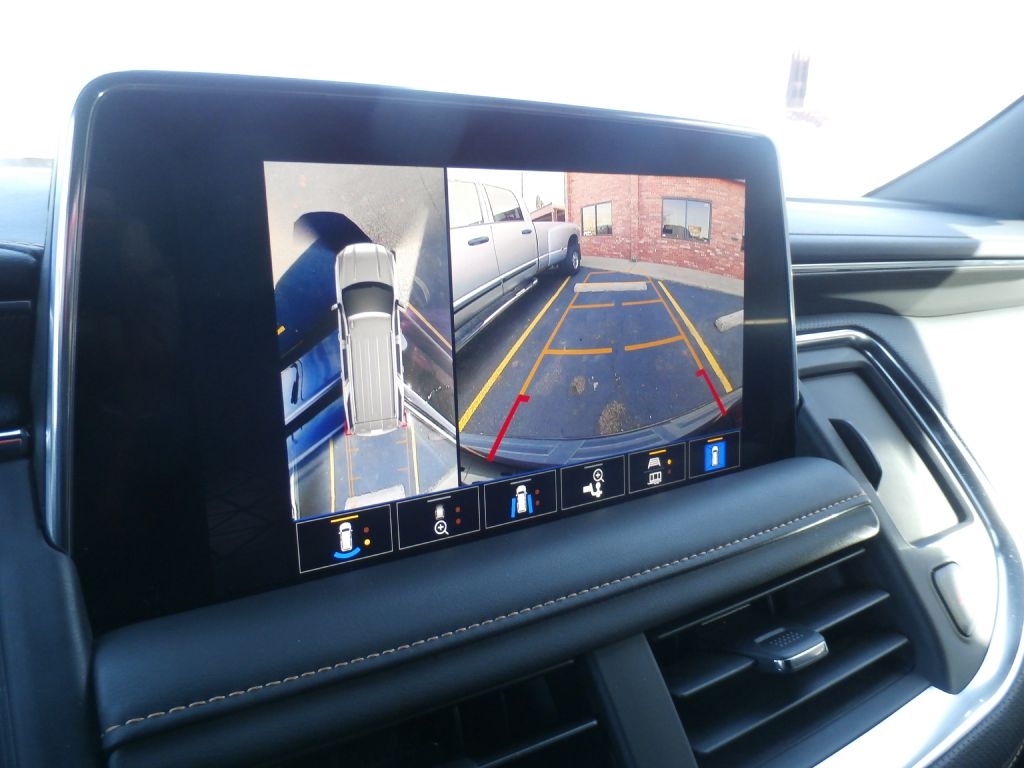 GMC Yukon Denali 4WD 2024