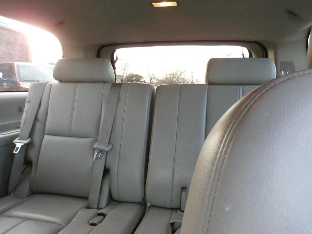 GMC Yukon XL SLT-1 1/2 Ton 2WD 2012