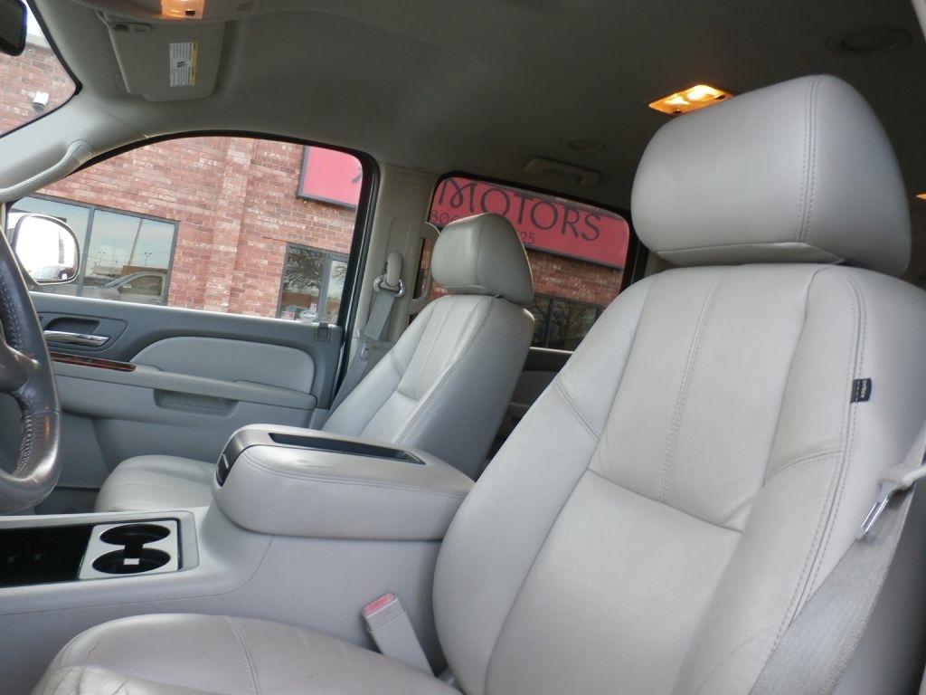 GMC Yukon XL SLT-1 1/2 Ton 2WD 2012