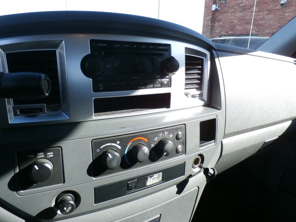 Dodge Ram 3500 ST Quad Cab 4WD DRW 2007