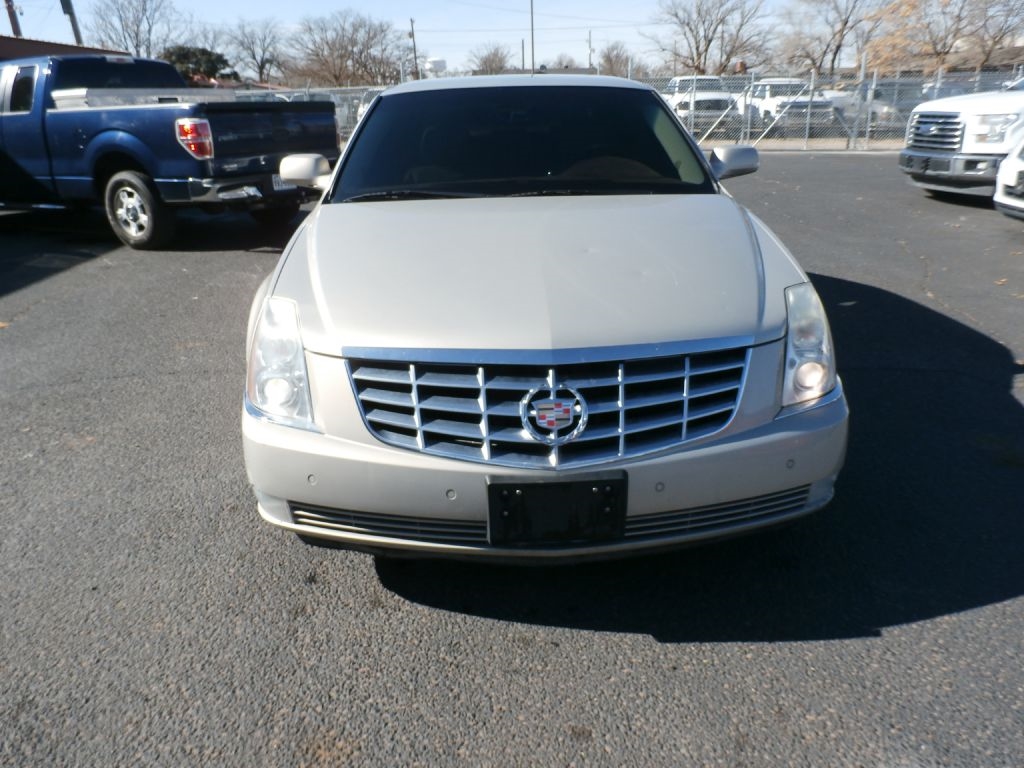 Cadillac DTS Sedan 2007