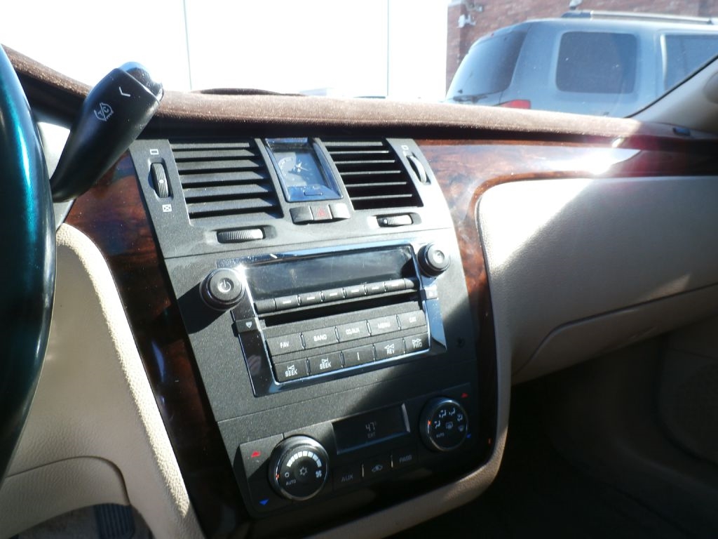 Cadillac DTS Sedan 2007