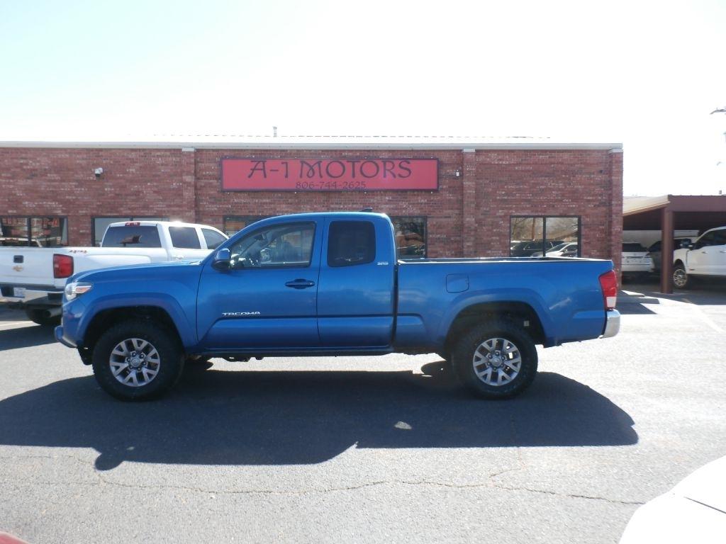 Toyota Tacoma SR5 Access Cab V6 6AT 4WD 2017