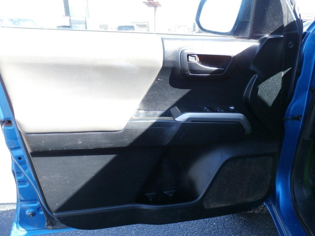 Toyota Tacoma SR5 Access Cab V6 6AT 4WD 2017