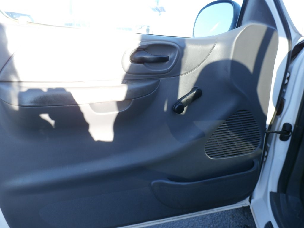 Ford F-150 XL 2WD 2003