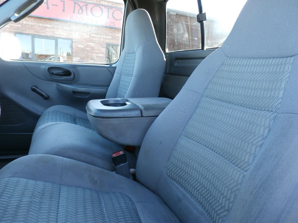 Ford F-150 XL 2WD 2003