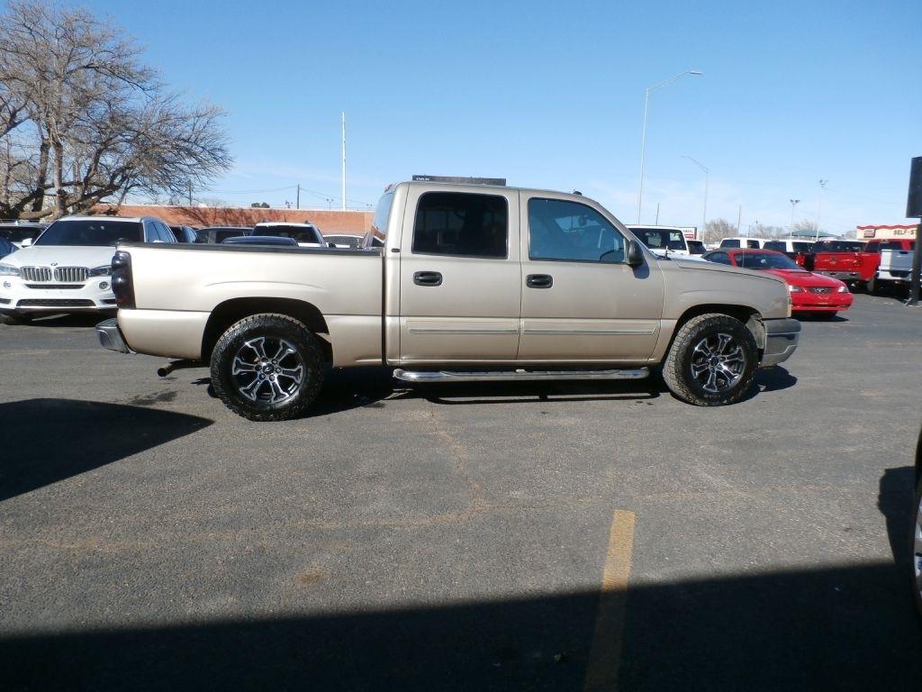 2005 Chevrolet Silverado 1500 LS Crew Cab 2WD