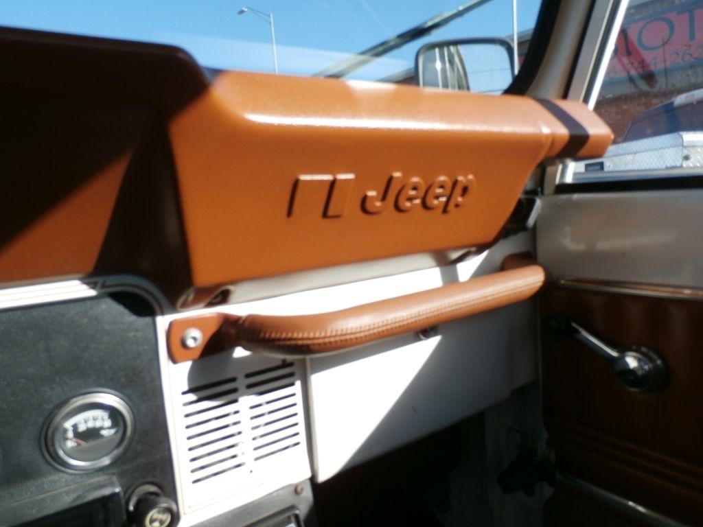 Jeep Scrambler CJ8 1982