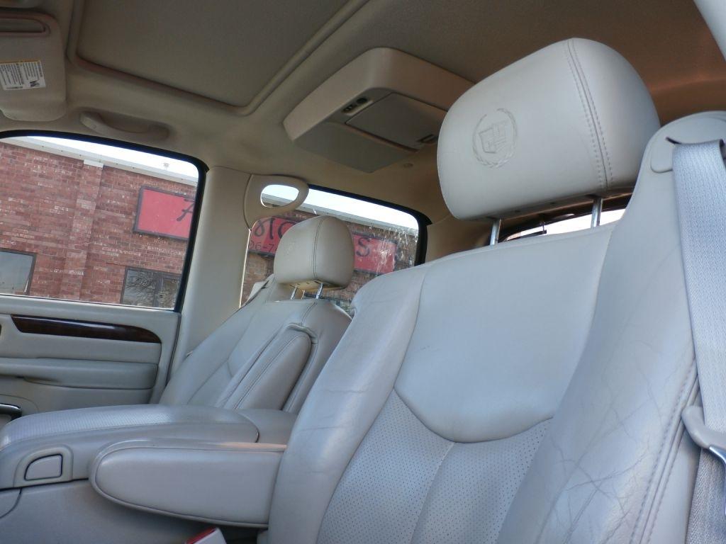 Cadillac Escalade EXT Sport Utility Truck 2005