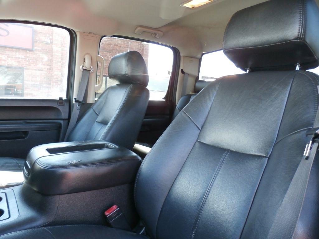 Chevrolet Silverado 1500 LT Crew Cab 4WD 2011