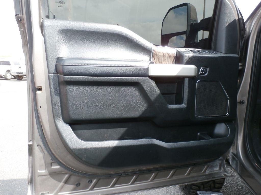 Ford F-250 SD Lariat Crew Cab 4WD 2019