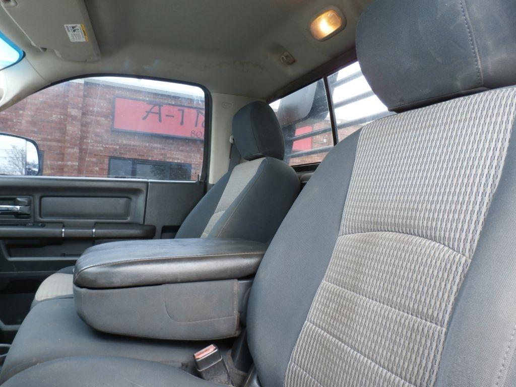 RAM 3500 ST 4WD DRW 2012