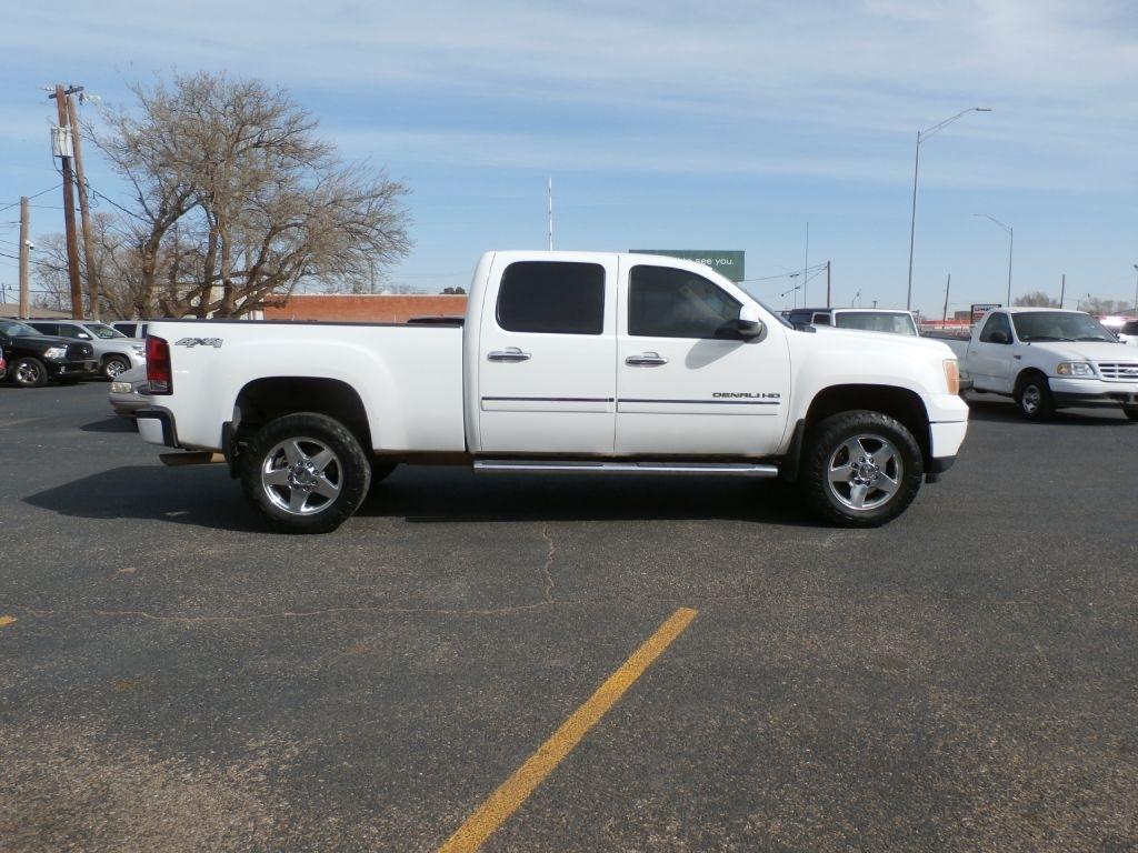 GMC Sierra 2500HD Denali Crew Cab 4WD 2013