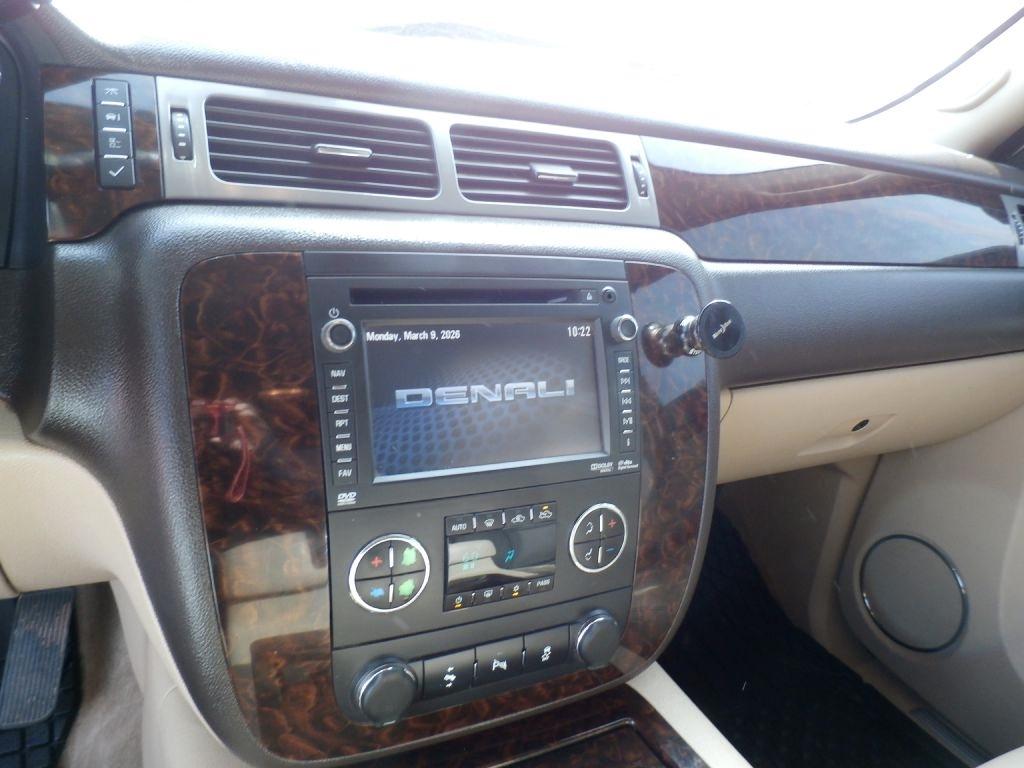 GMC Sierra 2500HD Denali Crew Cab 4WD 2013