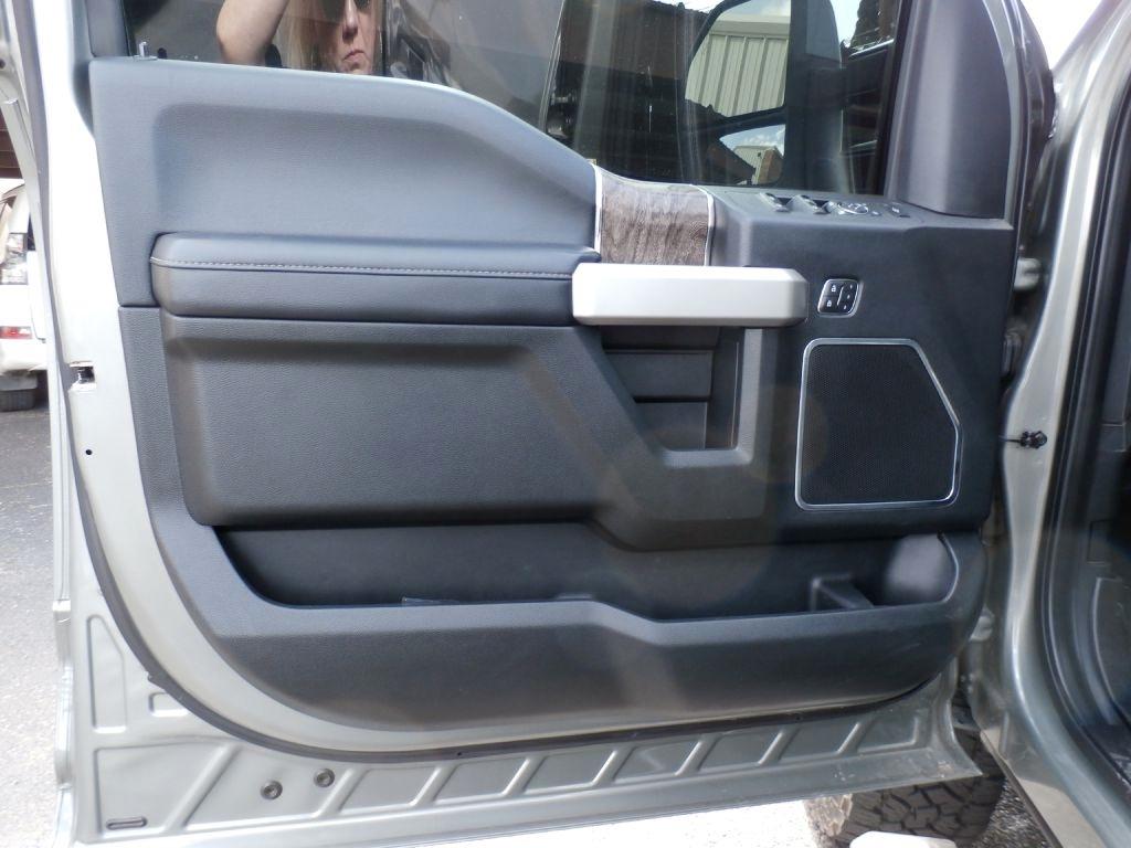 Ford F-250 SD Lariat Crew Cab 4WD 2019