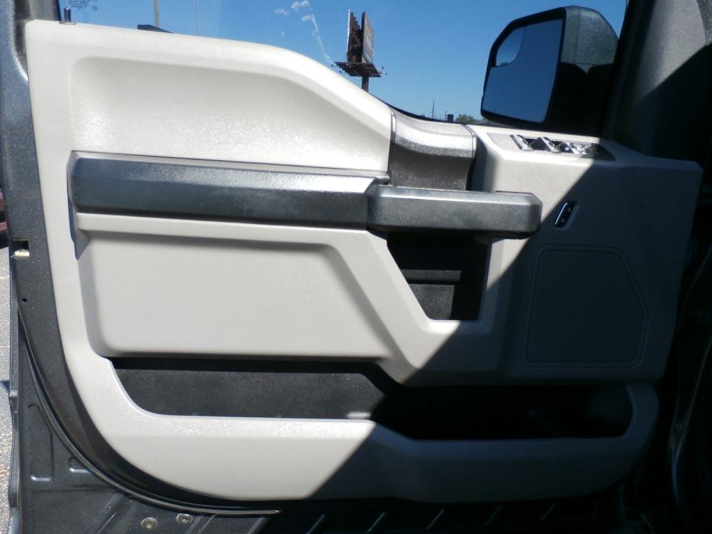 Ford F-150 XL SuperCrew 5.5-ft. Bed 4WD 2018