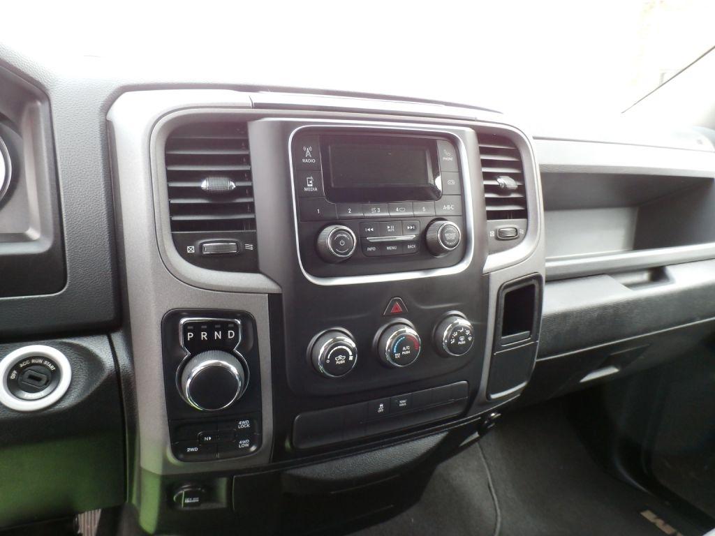 RAM 1500 Tradesman Quad Cab 4WD 2018