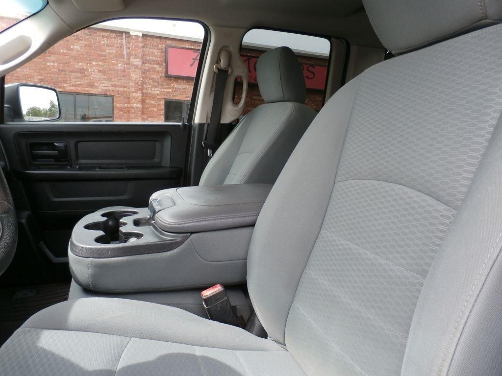 RAM 1500 Tradesman Quad Cab 4WD 2017