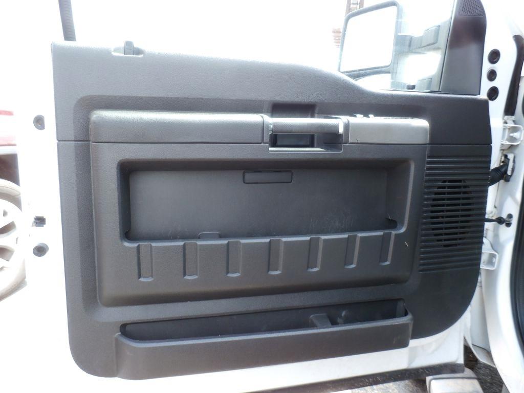 Ford F-250 SD XL Crew Cab 4WD 2012