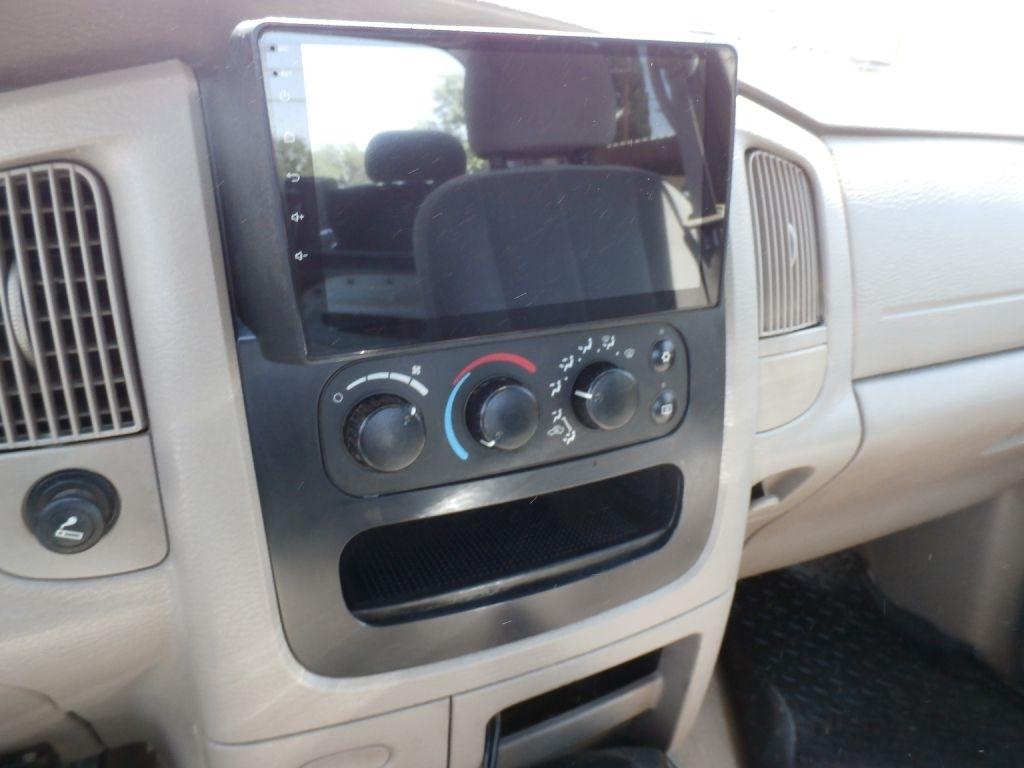 Dodge Ram 3500 ST Quad Cab 4WD DRW 2004