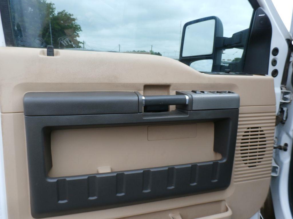 Ford F-350 SD XL Crew Cab Long Bed DRW 4WD 2016