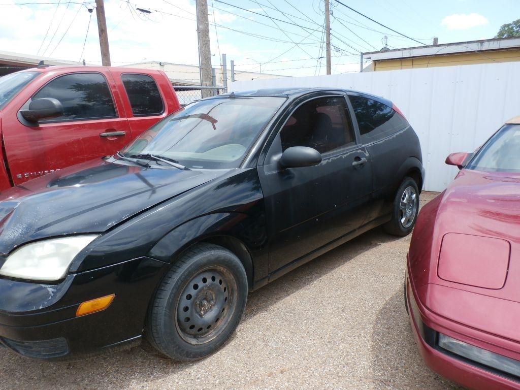 2005 Ford Focus ZX3 S's photo