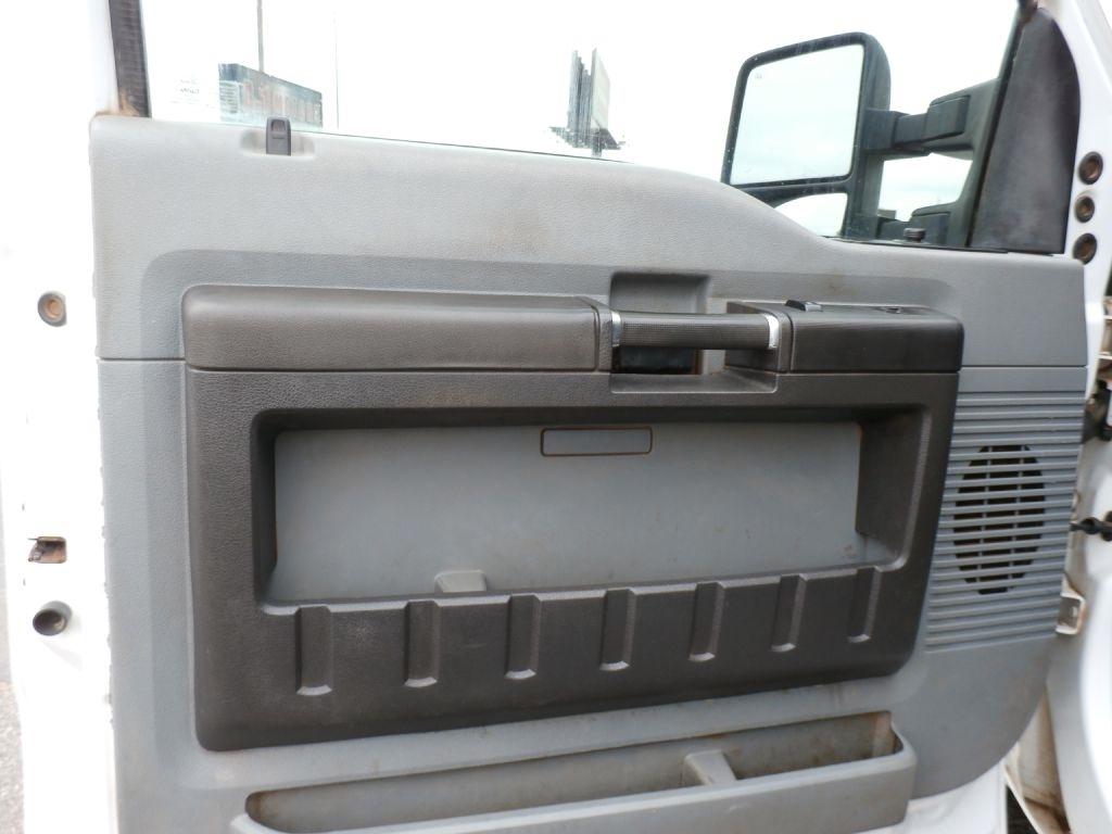 Ford F-250 SD XL SuperCab 4WD 2012