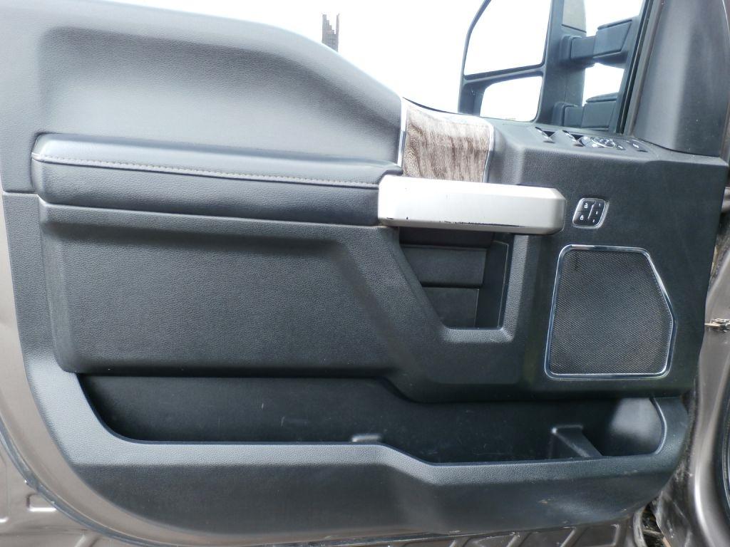 Ford F-250 SD Lariat Crew Cab 4WD 2019