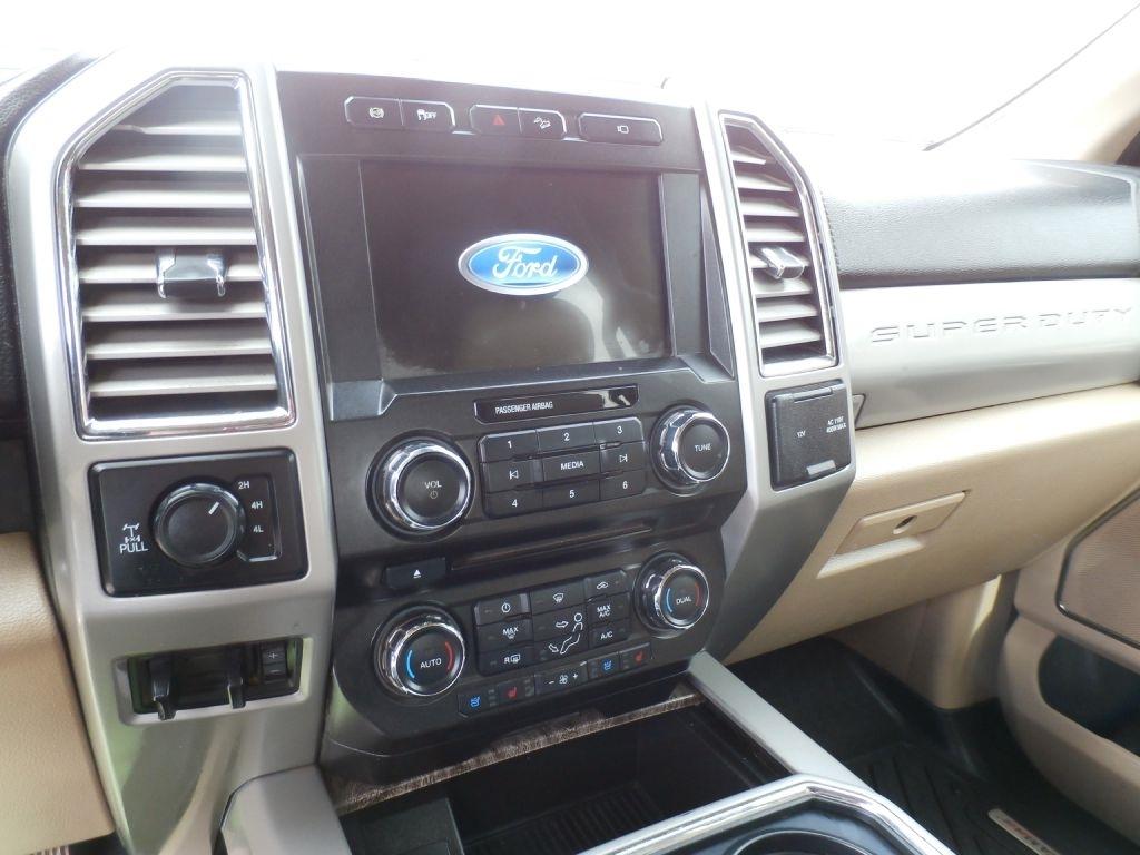 Ford F-250 SD Lariat Crew Cab 4WD 2017