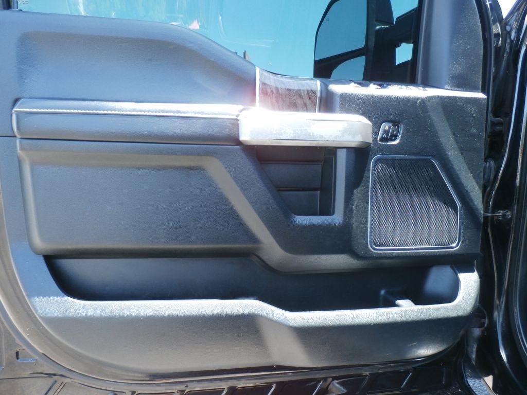 Ford F-250 SD Lariat Crew Cab 4WD 2019