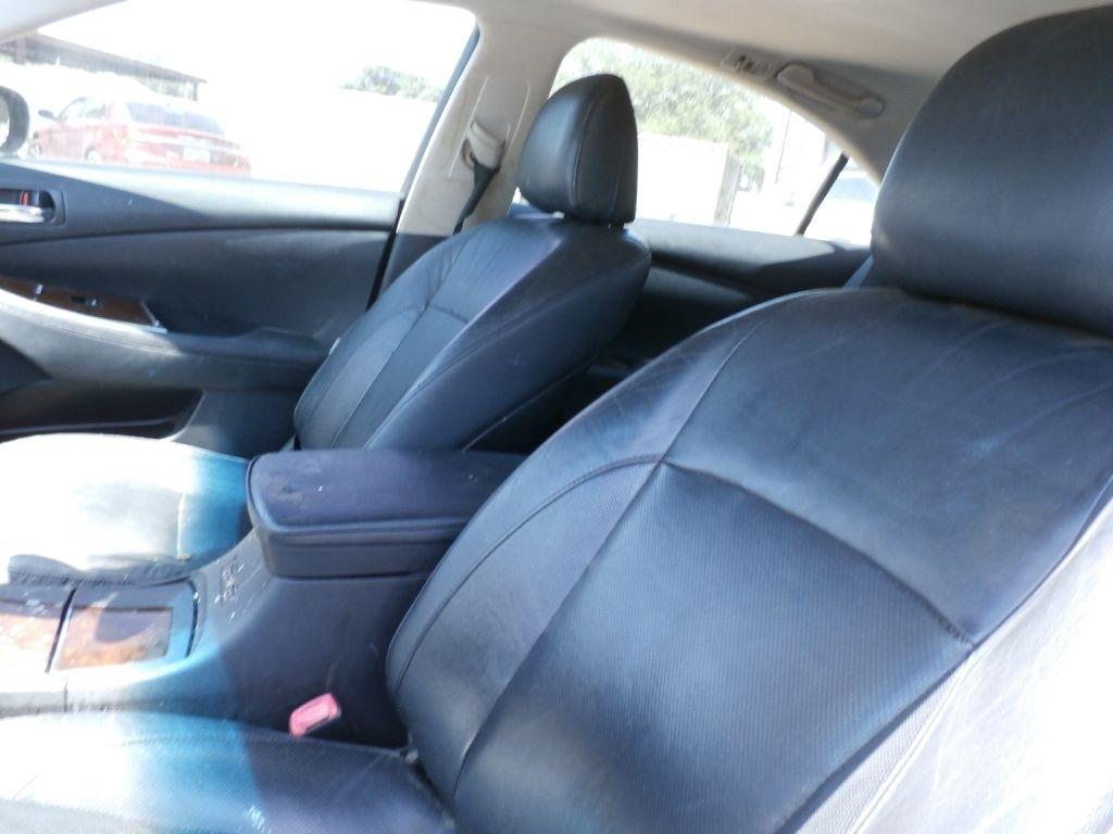 Lexus ES 350 Sedan 2011