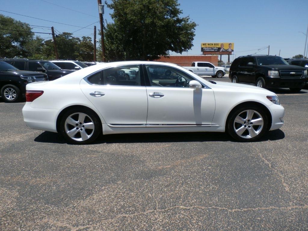 Lexus LS 460 Luxury Sedan 2011