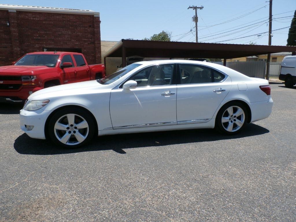 Lexus LS 460 Luxury Sedan 2011