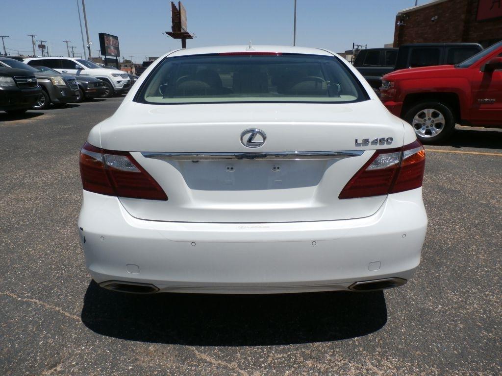 Lexus LS 460 Luxury Sedan 2011