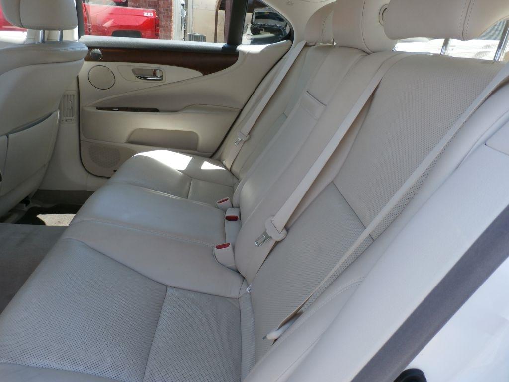 Lexus LS 460 Luxury Sedan 2011