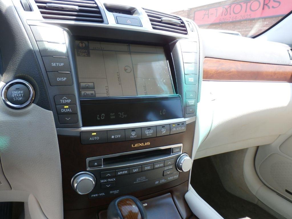 Lexus LS 460 Luxury Sedan 2011
