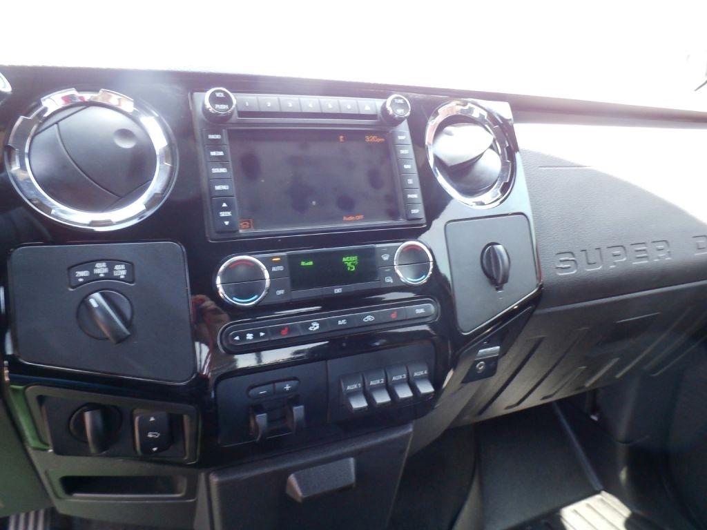 Ford F-350 SD Lariat Crew Cab 4WD 2010