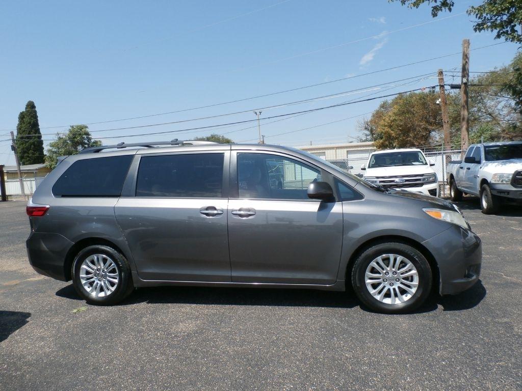 Toyota Sienna XLE FWD 8-Passenger V6 2015